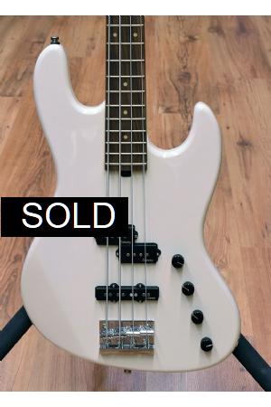 Sadowsky MetroExpress 21 Fret PJ Verdine White Solid Olympic White High Polish Sadowsky MetroExpress 21 Fret PJ Verdine White Solid Olympic White High Polish